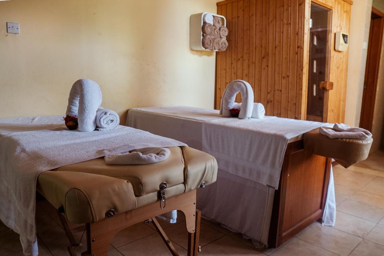 Tanga Beach Resort & Spa Buitenkant foto