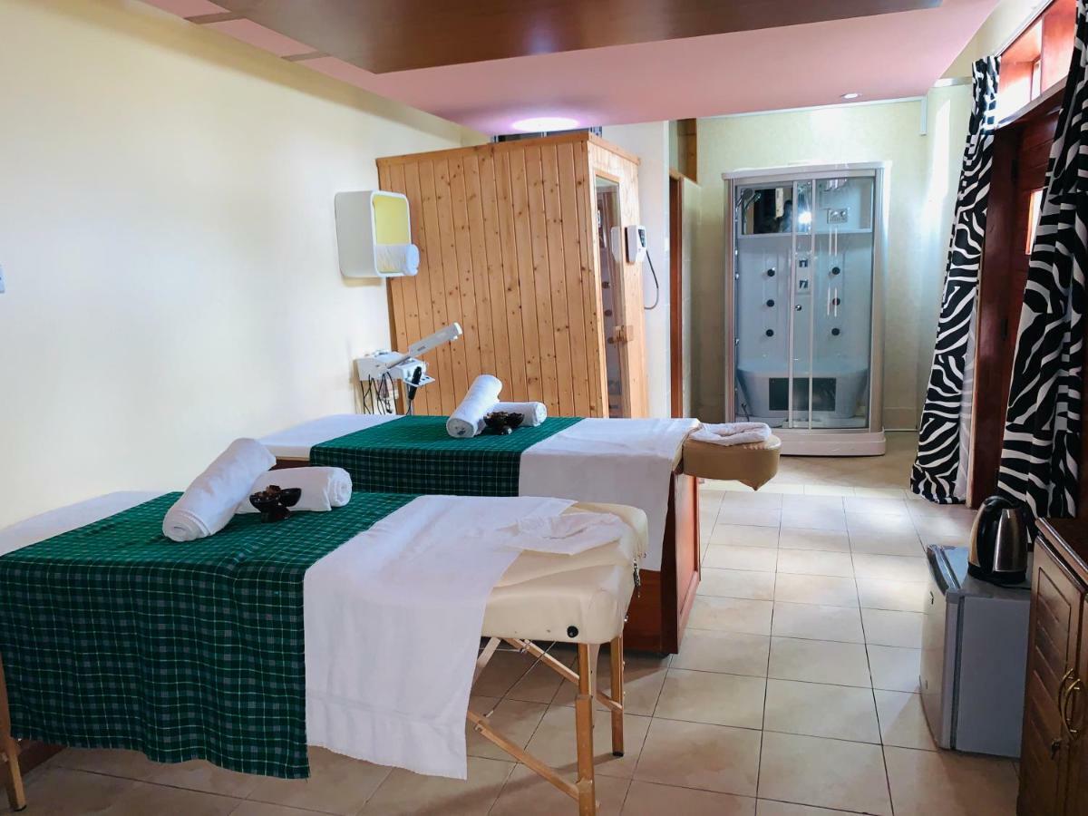 Tanga Beach Resort & Spa Buitenkant foto